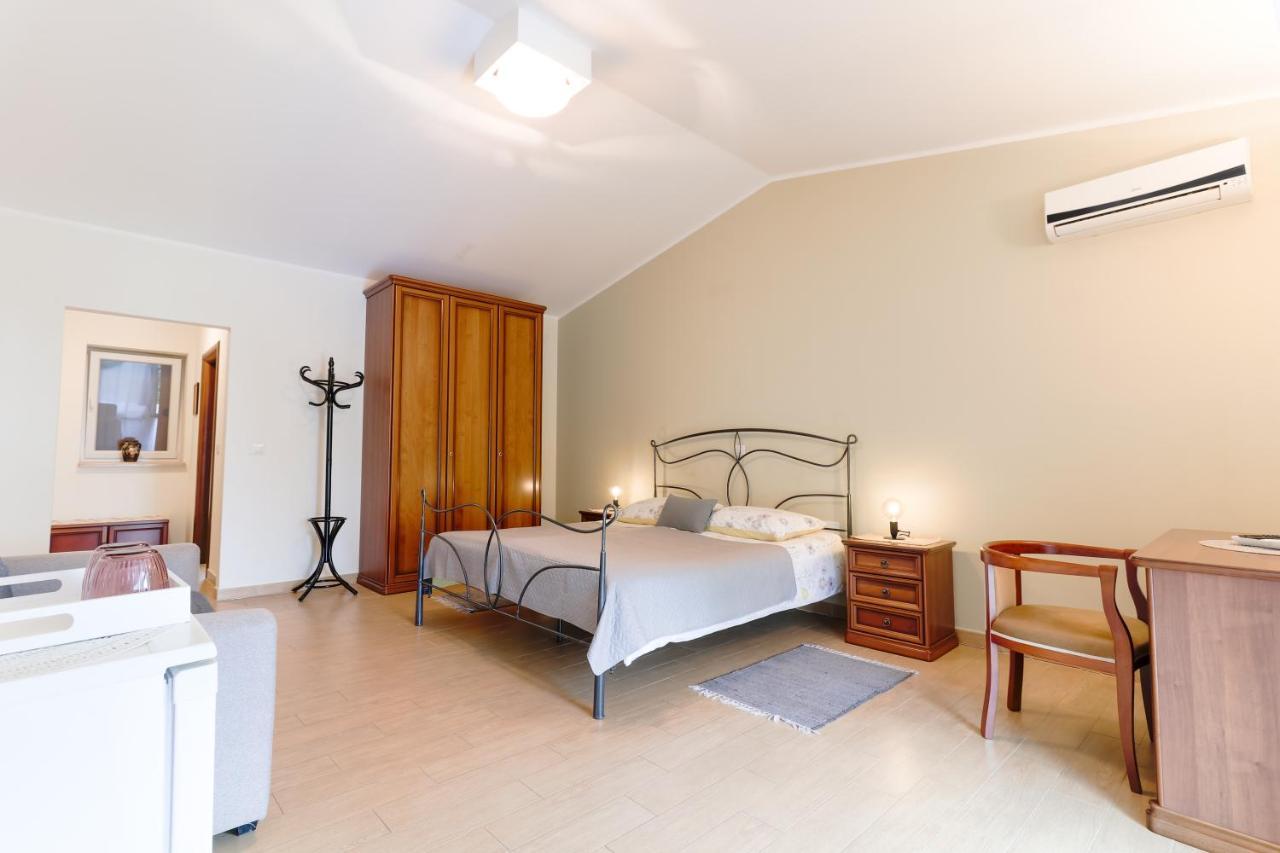 Bed & Breakfast Kastel Zbandaj Экстерьер фото